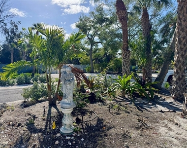 7372 Melaleuca Way - Photo Thumbnail 37