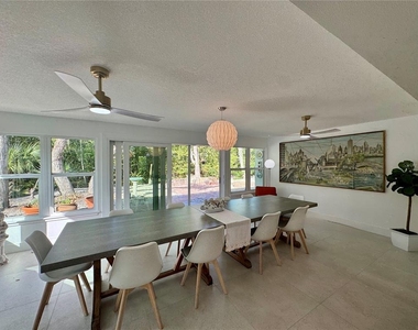 7372 Melaleuca Way - Photo Thumbnail 8