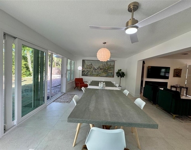 7372 Melaleuca Way - Photo Thumbnail 9
