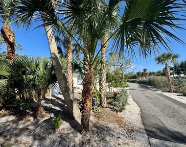 7372 Melaleuca Way - Photo Thumbnail 33