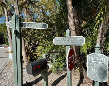 7372 Melaleuca Way - Photo Thumbnail 32