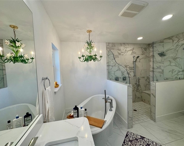 7372 Melaleuca Way - Photo Thumbnail 16