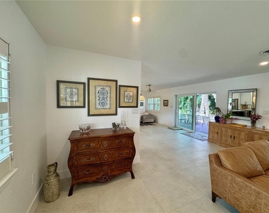 7372 Melaleuca Way - Photo Thumbnail 10