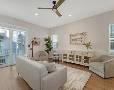 512 Laurel Park Drive - Photo Thumbnail 8