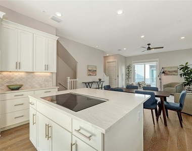 512 Laurel Park Drive - Photo Thumbnail 17