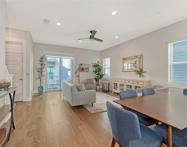 512 Laurel Park Drive - Photo Thumbnail 6