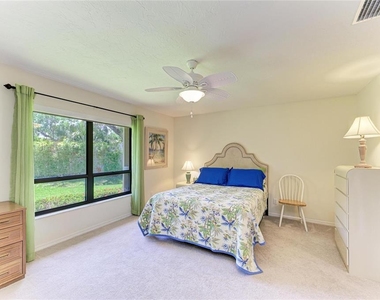 3946 Wilshire Circle E - Photo Thumbnail 17