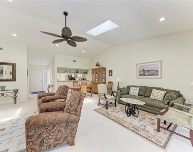 3946 Wilshire Circle E - Photo Thumbnail 10