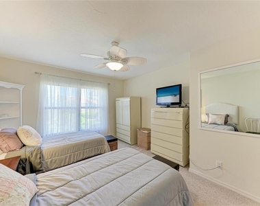 3946 Wilshire Circle E - Photo Thumbnail 29