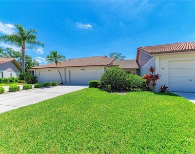 3946 Wilshire Circle E - Photo Thumbnail 2