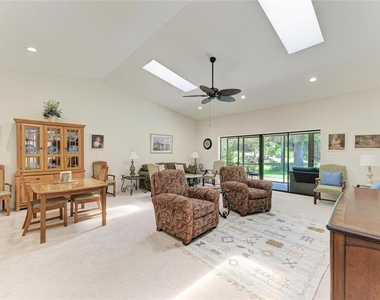 3946 Wilshire Circle E - Photo Thumbnail 11