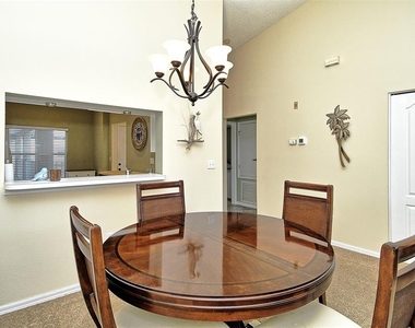 9610 Club South Circle - Photo Thumbnail 9
