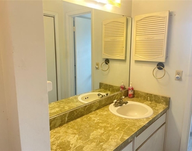 655 Park Circle - Photo Thumbnail 8