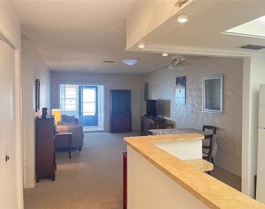 655 Park Circle - Photo Thumbnail 2