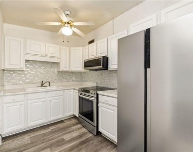 2615 9th Ave. Drive E. - Photo Thumbnail 8
