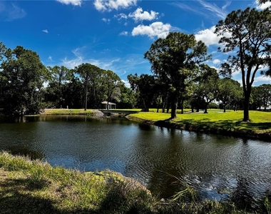 4644 Weybridge - Photo Thumbnail 1