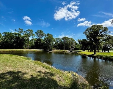 4644 Weybridge - Photo Thumbnail 28