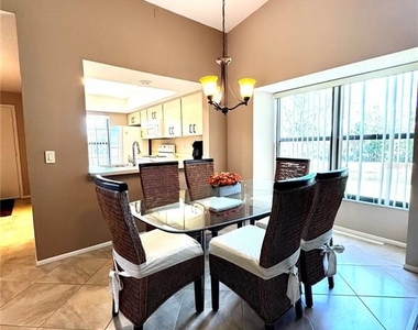 4644 Weybridge - Photo Thumbnail 10