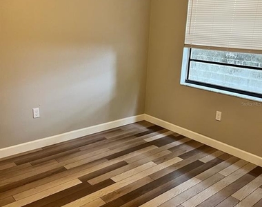 3810 W Cleveland Street - Photo Thumbnail 6