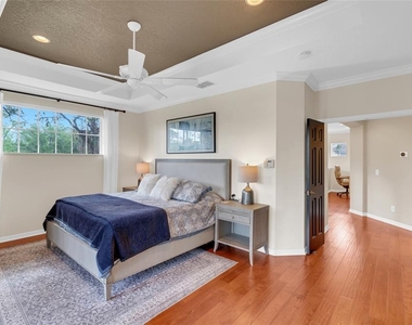 8204 Villa Grande Court - Photo Thumbnail 32