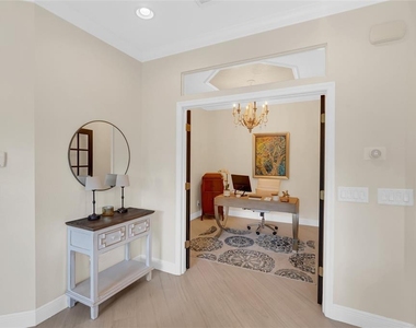 8204 Villa Grande Court - Photo Thumbnail 21