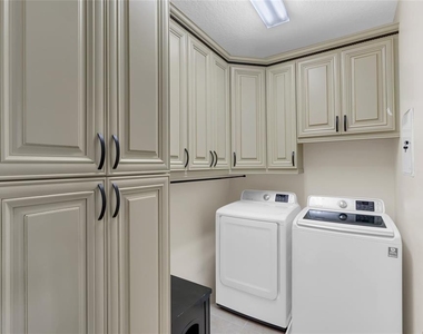 8204 Villa Grande Court - Photo Thumbnail 34