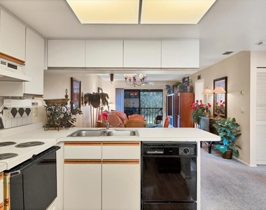 7794 Eagle Creek Drive - Photo Thumbnail 5