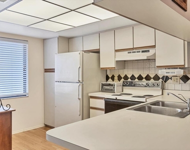 7794 Eagle Creek Drive - Photo Thumbnail 6