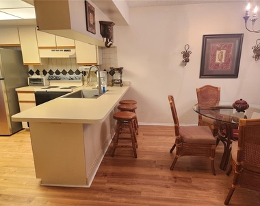 7794 Eagle Creek Drive - Photo Thumbnail 5