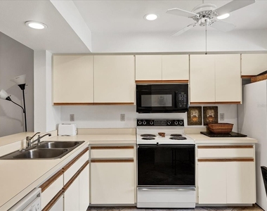 4440 Weybridge - Photo Thumbnail 15