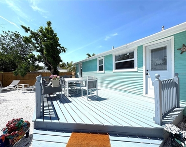 6980 Poinsetta - Photo Thumbnail 16