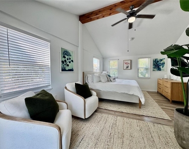 6980 Poinsetta - Photo Thumbnail 4