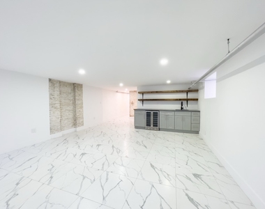 115 Carlton Avenue - Photo Thumbnail 8
