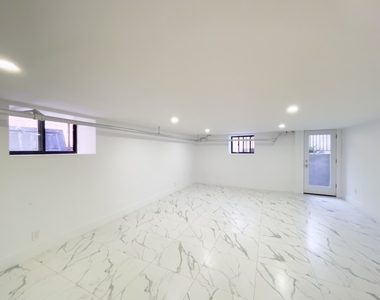 115 Carlton Avenue - Photo Thumbnail 5