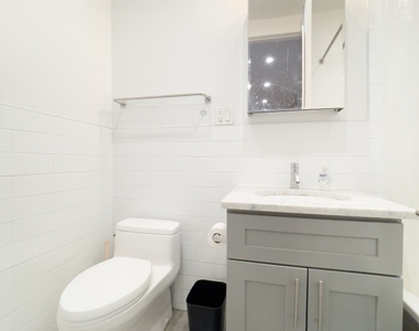 115 Carlton Avenue - Photo Thumbnail 4