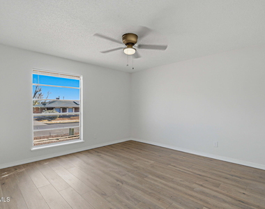 7129 Orizaba Avenue - Photo Thumbnail 14
