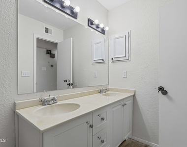 7129 Orizaba Avenue - Photo Thumbnail 20