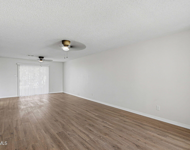 7129 Orizaba Avenue - Photo Thumbnail 3