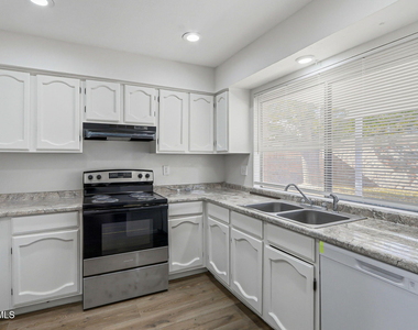 7129 Orizaba Avenue - Photo Thumbnail 8