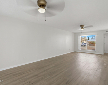 7129 Orizaba Avenue - Photo Thumbnail 6