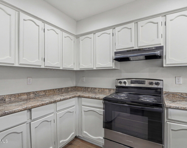 7129 Orizaba Avenue - Photo Thumbnail 10