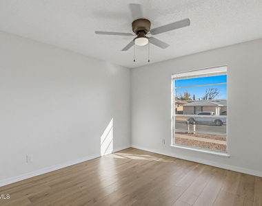 7129 Orizaba Avenue - Photo Thumbnail 12