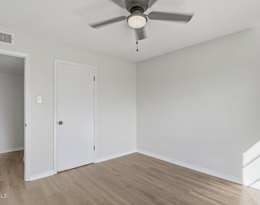 7129 Orizaba Avenue - Photo Thumbnail 13