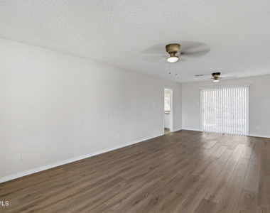 7129 Orizaba Avenue - Photo Thumbnail 4