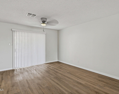 7129 Orizaba Avenue - Photo Thumbnail 7