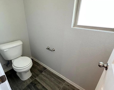 15120 Method Avenue - Photo Thumbnail 13