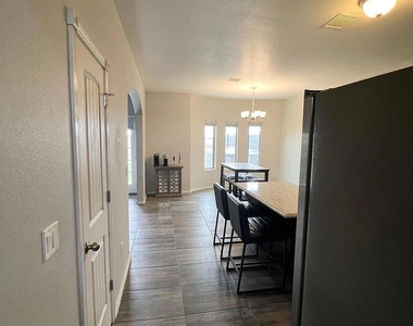 15120 Method Avenue - Photo Thumbnail 3
