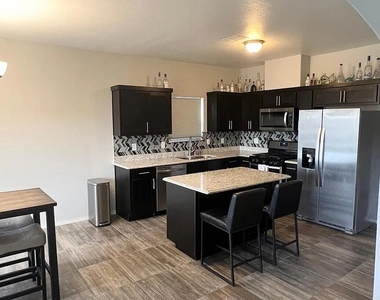 15120 Method Avenue - Photo Thumbnail 4