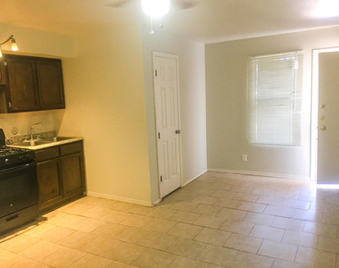 1654 Exeter Drive - Photo Thumbnail 4