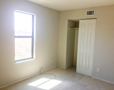 1654 Exeter Drive - Photo Thumbnail 5